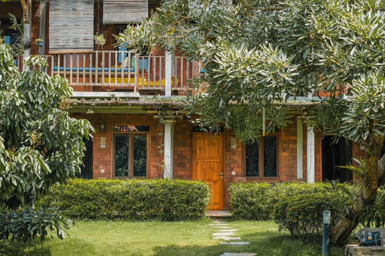Djajanti House Bed & Breakfast Semarang Exterior photo