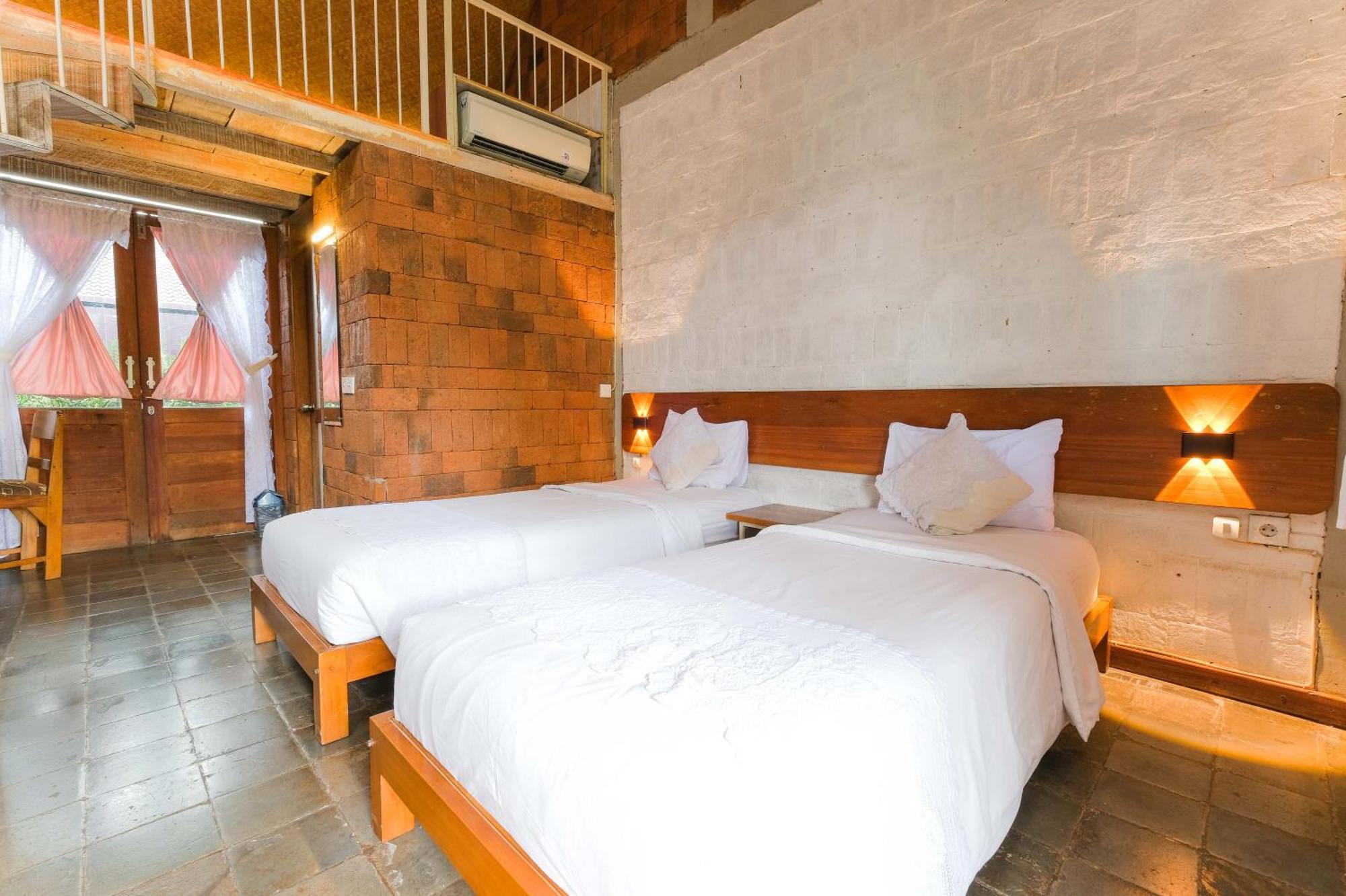 Djajanti House Bed & Breakfast Semarang Exterior photo