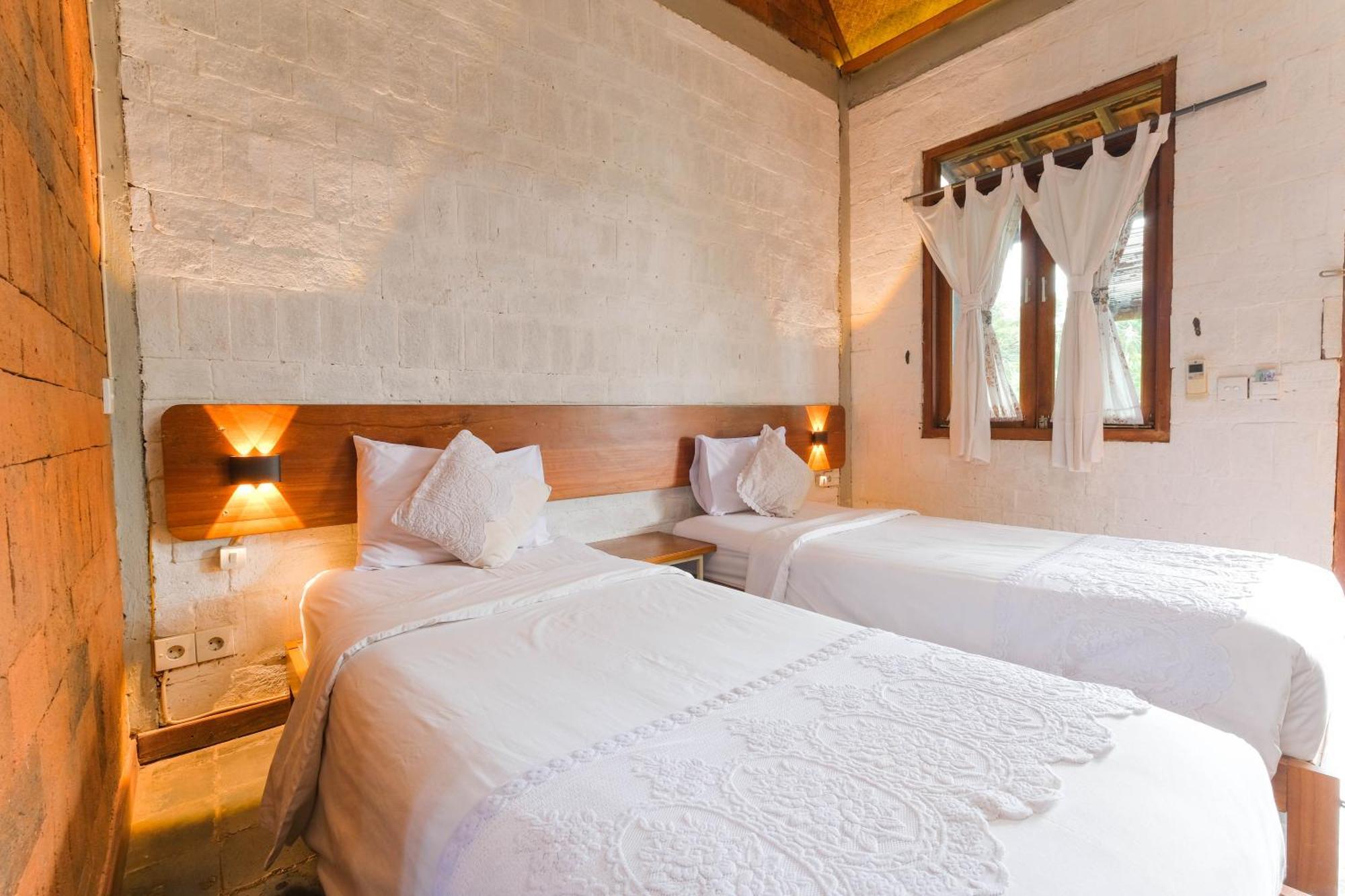 Djajanti House Bed & Breakfast Semarang Exterior photo
