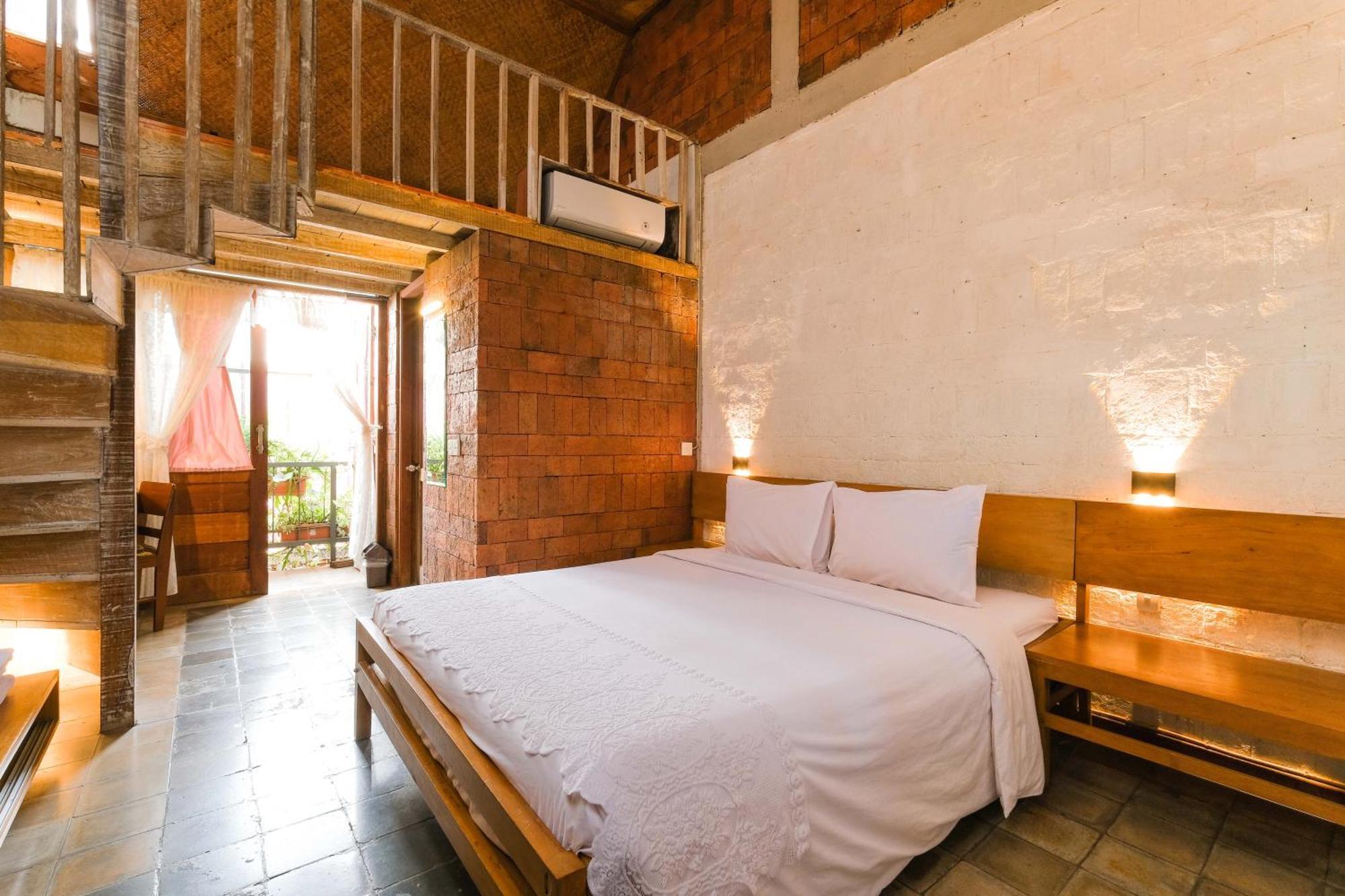 Djajanti House Bed & Breakfast Semarang Exterior photo