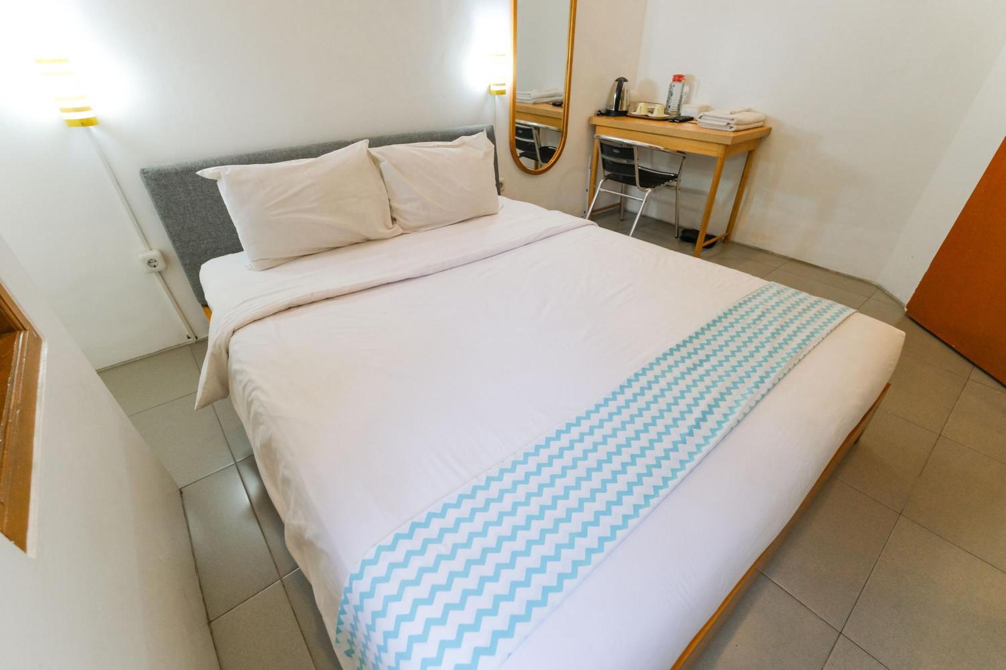 Djajanti House Bed & Breakfast Semarang Exterior photo