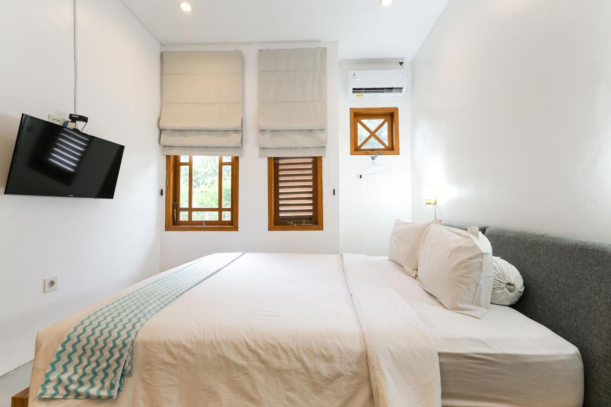 Djajanti House Bed & Breakfast Semarang Exterior photo