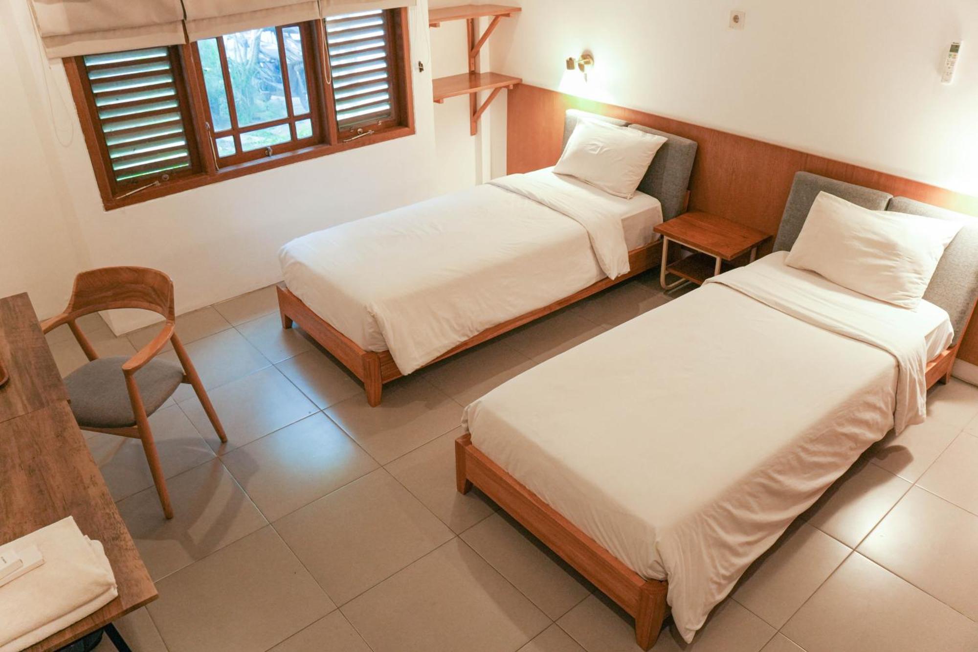 Djajanti House Bed & Breakfast Semarang Exterior photo